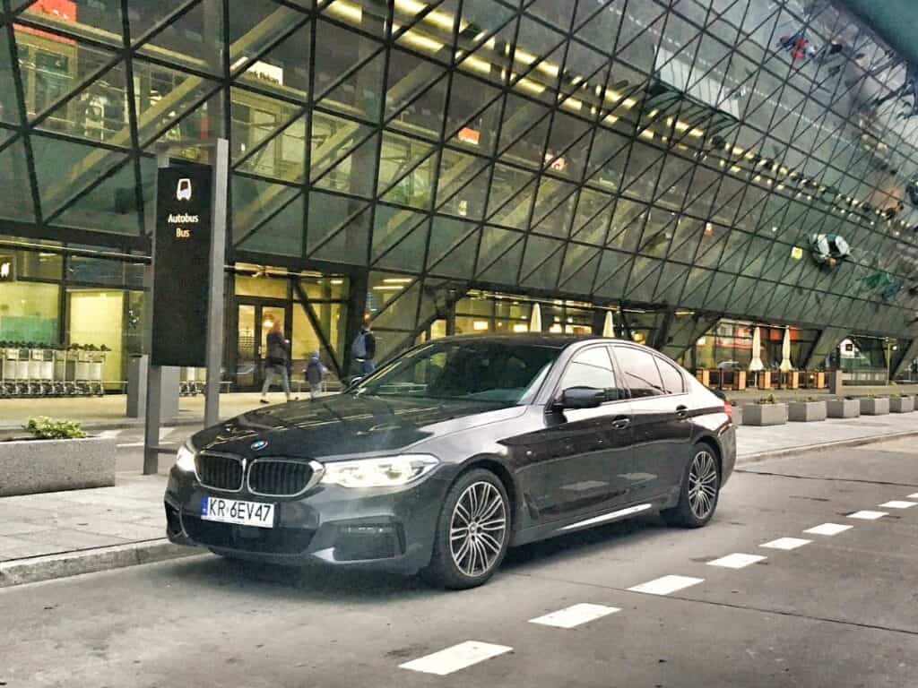 Limuzyna na wynajem na lotnisku Krakow Balice BMW Serii 5
