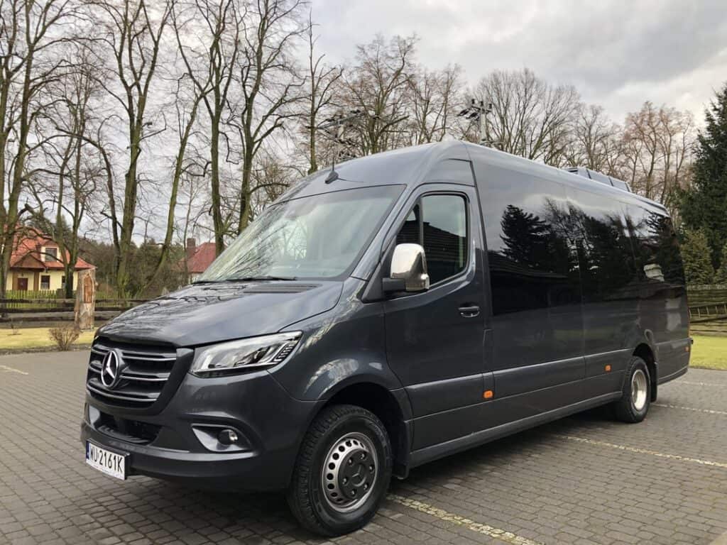 Nowy Minibus Mercedes-Benz Sprinter VIP na wynajem z kierowcą Kraków