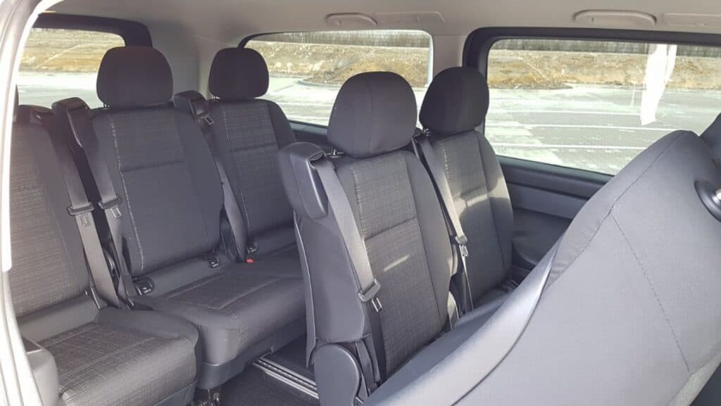 Minivan na wynajem, wnętrze Mercedes-Benz Vito